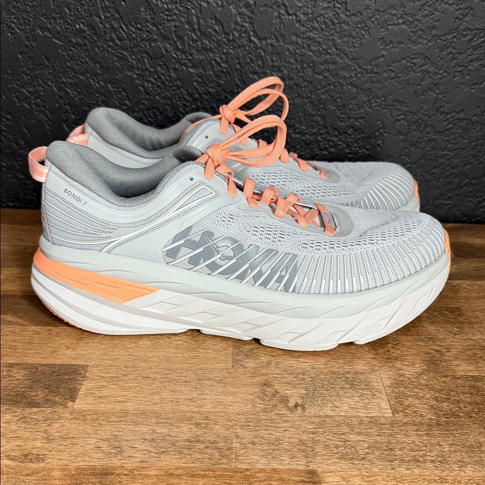 Hoka Bondi 7 Men’s Running Shoes - Light Gray with Orange Accents Size 9
